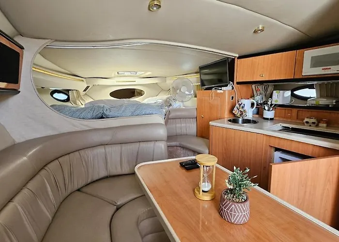 Boat Speedboat O Thor Ботель Лиссабон