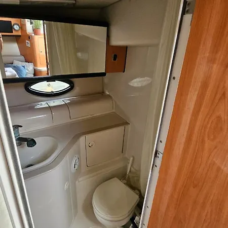 Boat Speedboat O Thor بوتيل *